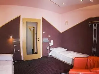 皮尔森酒店 酒店
